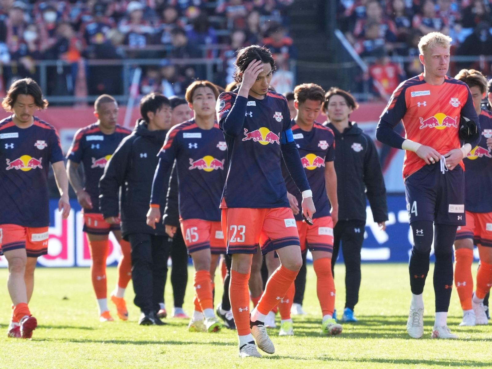 不足したベース。足元を見つめて再起を