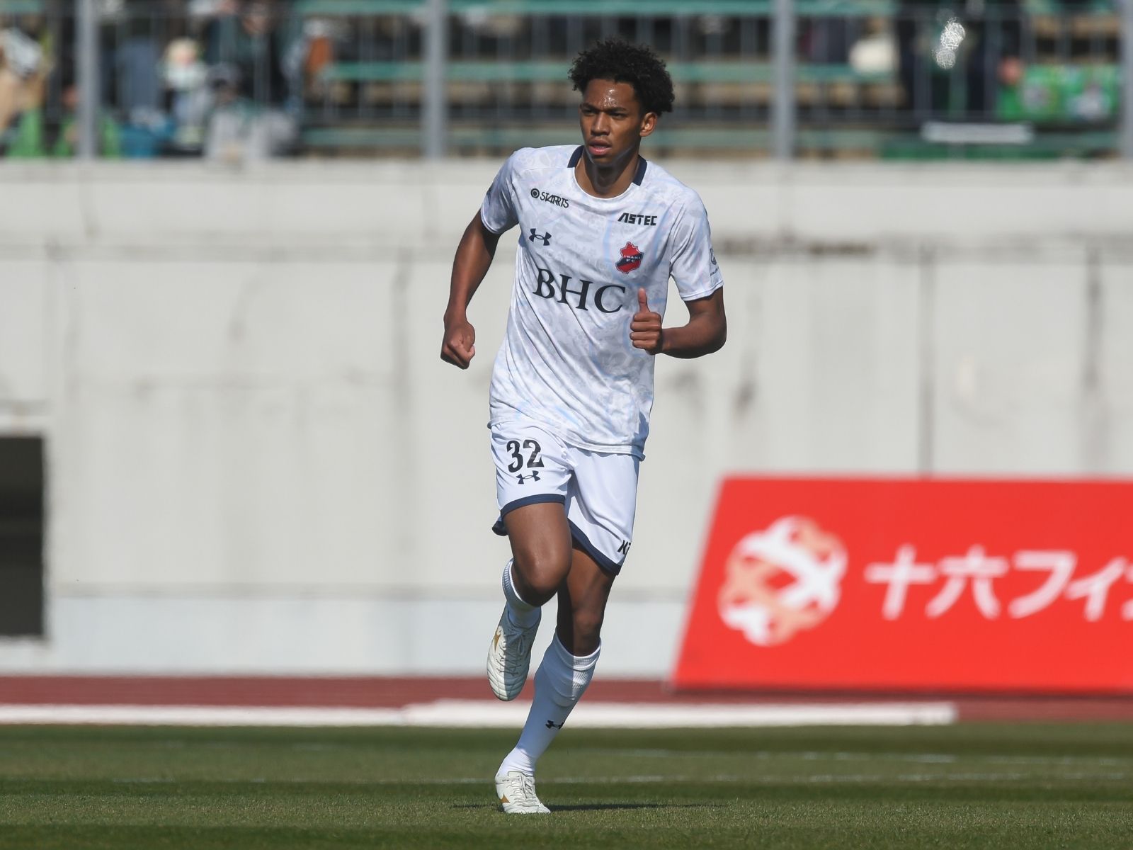 相手の守備網攻略なるか。試される底力