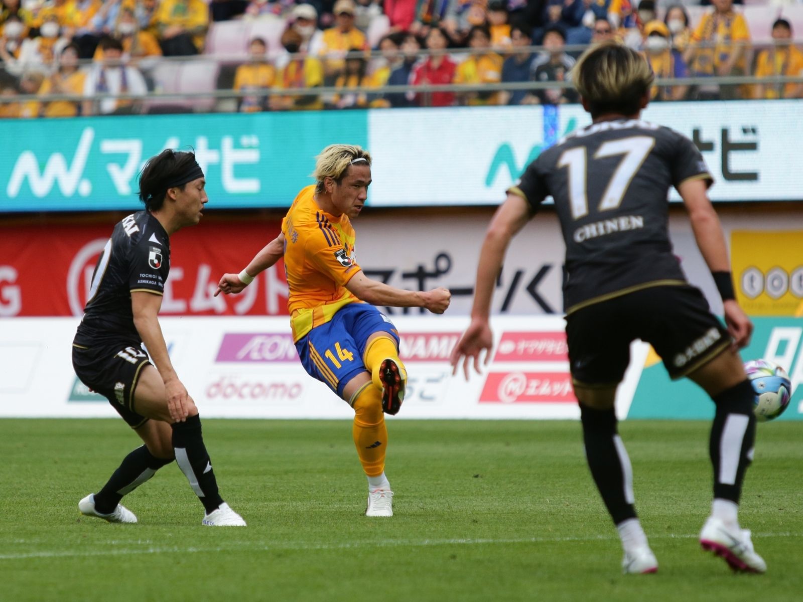 相手も寄せてきたので一つためて打った