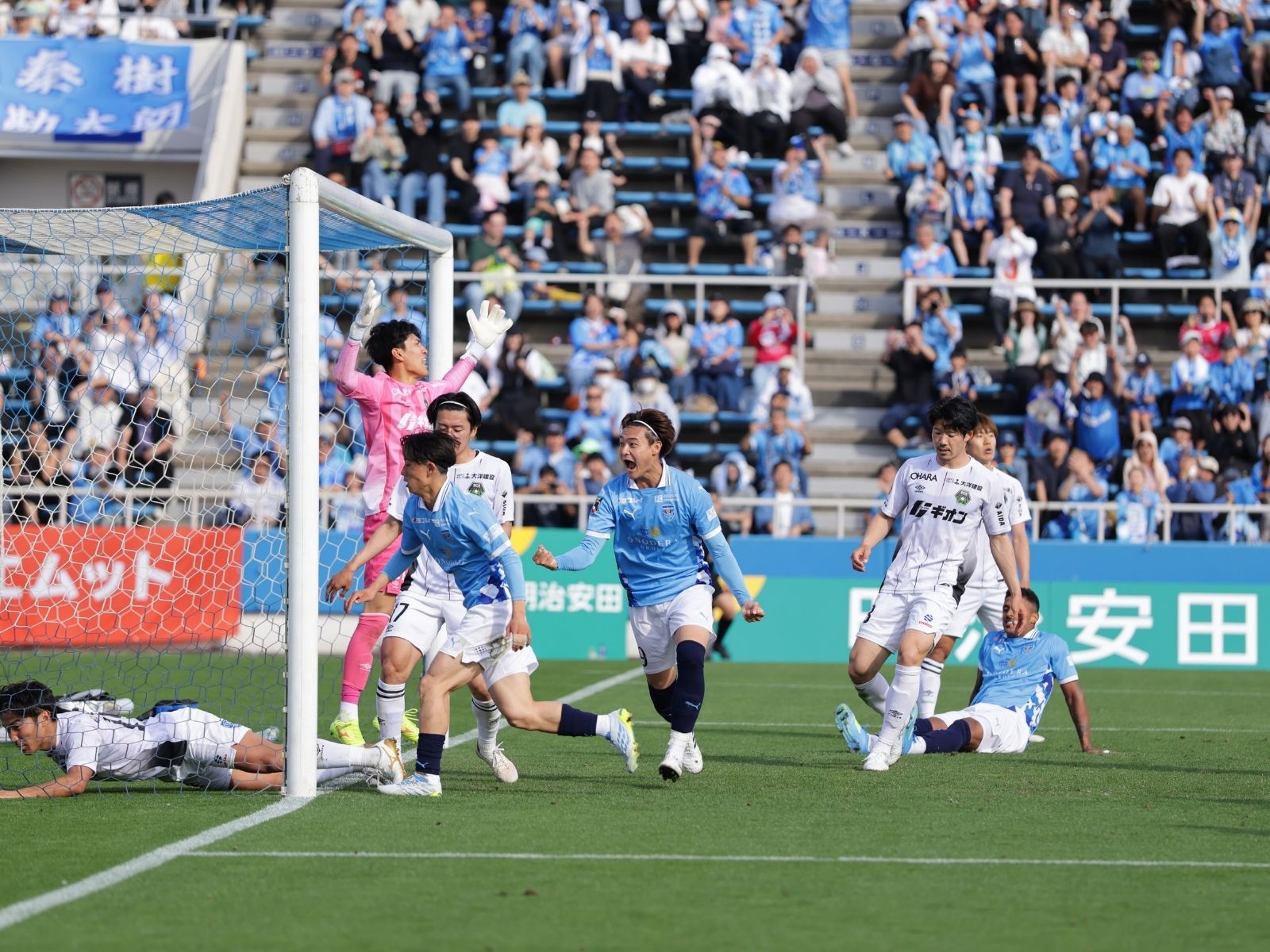 思いが滲む1シーン。杉田が決めた同点弾