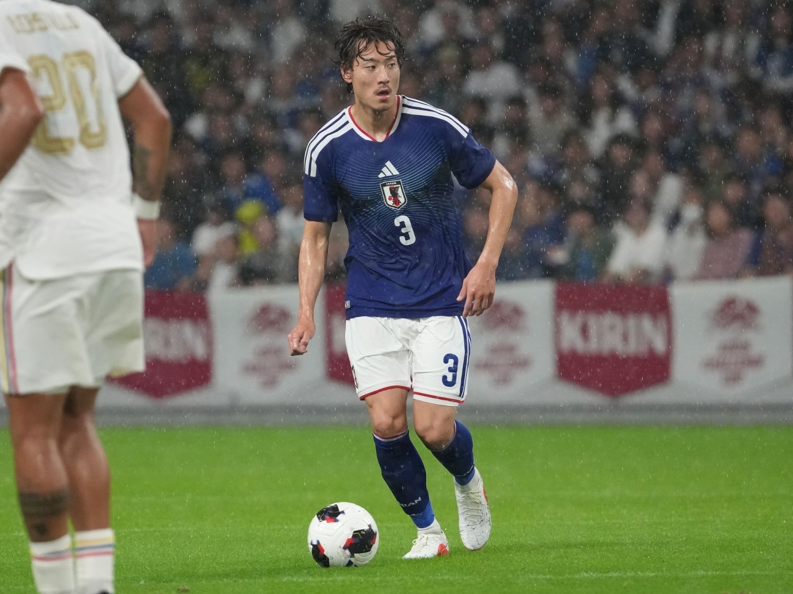 苦戦も交代策で挽回。上田の2発で連勝